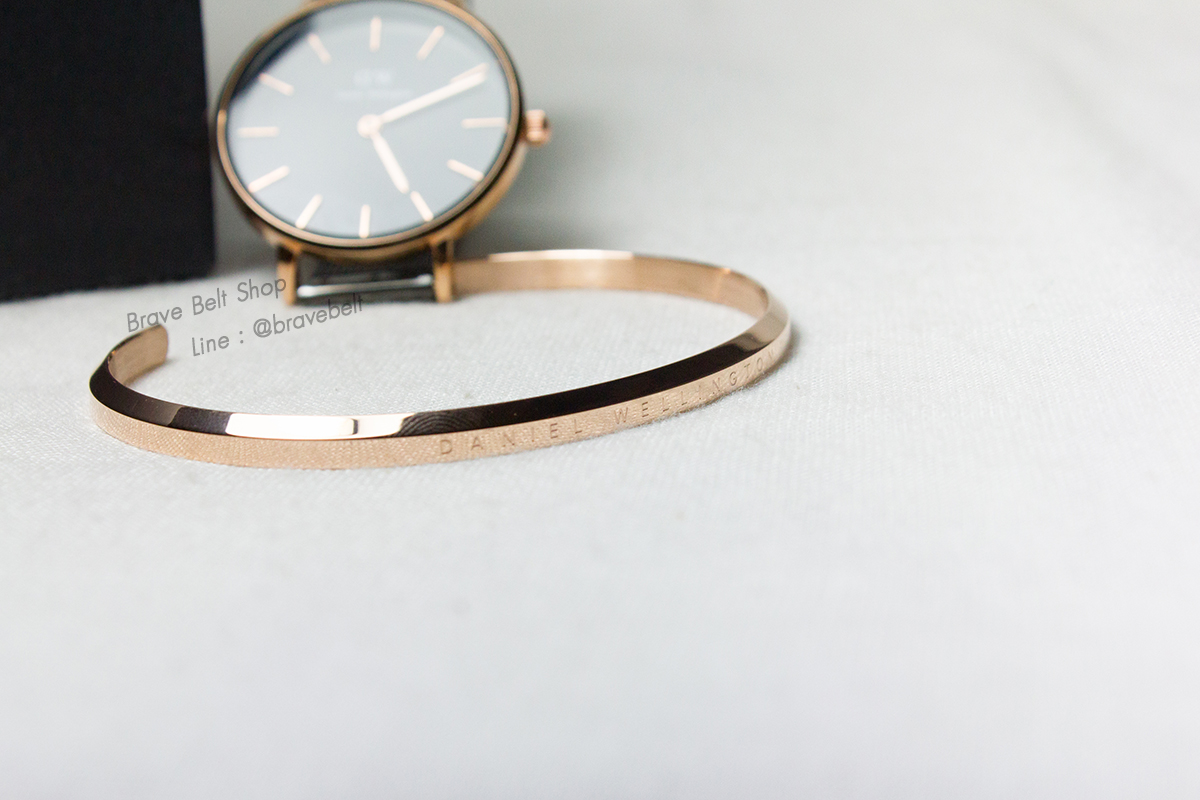 กำไลข้อมือ Daniel Wellington พร้อมสายสแตนเลส สายดำ กำไลข้อมือ Daniel Wellington พร้อมสายสแตนเลส สายดำ