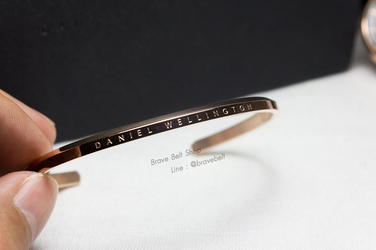 กำไลข้อมือ Daniel Wellington พร้อมสายสแตนเลส สายดำ กำไลข้อมือ Daniel Wellington พร้อมสายสแตนเลส สายดำ