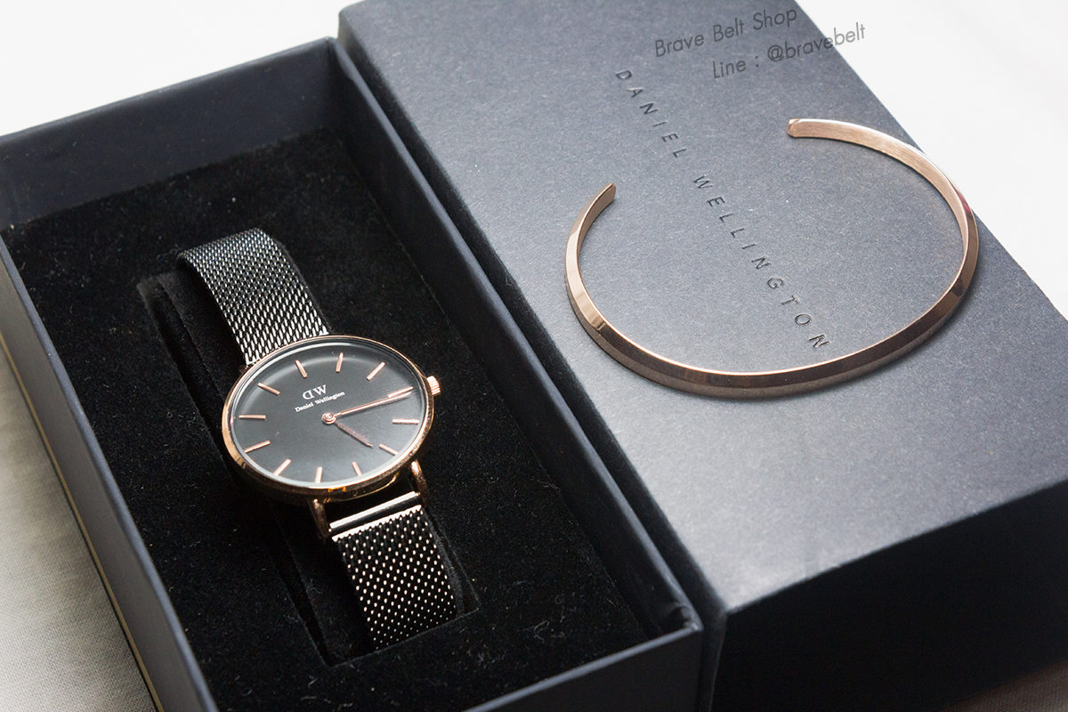 กำไลข้อมือ Daniel Wellington พร้อมสายสแตนเลส สายดำ กำไลข้อมือ Daniel Wellington พร้อมสายสแตนเลส สายดำ