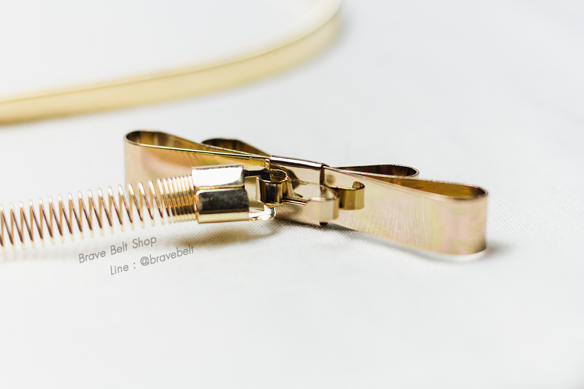 เข็มขัดสปริงสีทอง รูปโบว์แบบเรียบ สวยน่าใช้