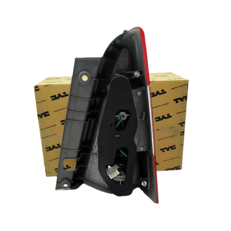 ไฟท้าย TOYOTA INNOVA(อินโนว่า) โฉมที่3 พร้อมขั้วไฟ ปี2012-2015 (งานแท้ TYC) (รหัส : INNOVA12) -ราคาต่อดวง-