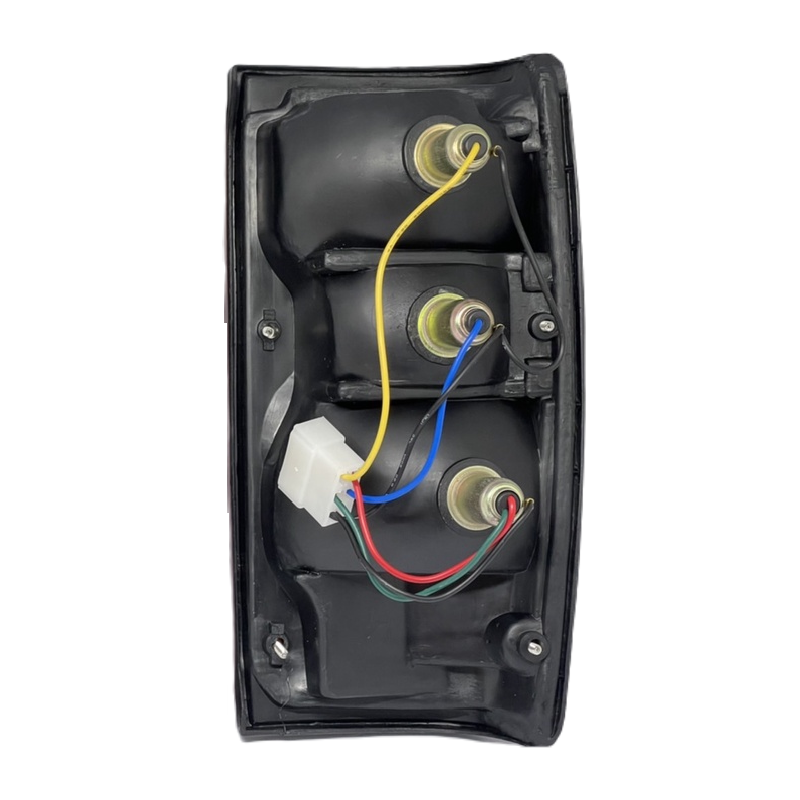 ไฟท้าย TOYOTA LN50/LN56/LN65(ฮีโร่) พร้อมขั้ว+หลอด ปี1984-1989 (งานO.E.M ตราเพชรเกรดห้าง) -ราคาต่อดวง-