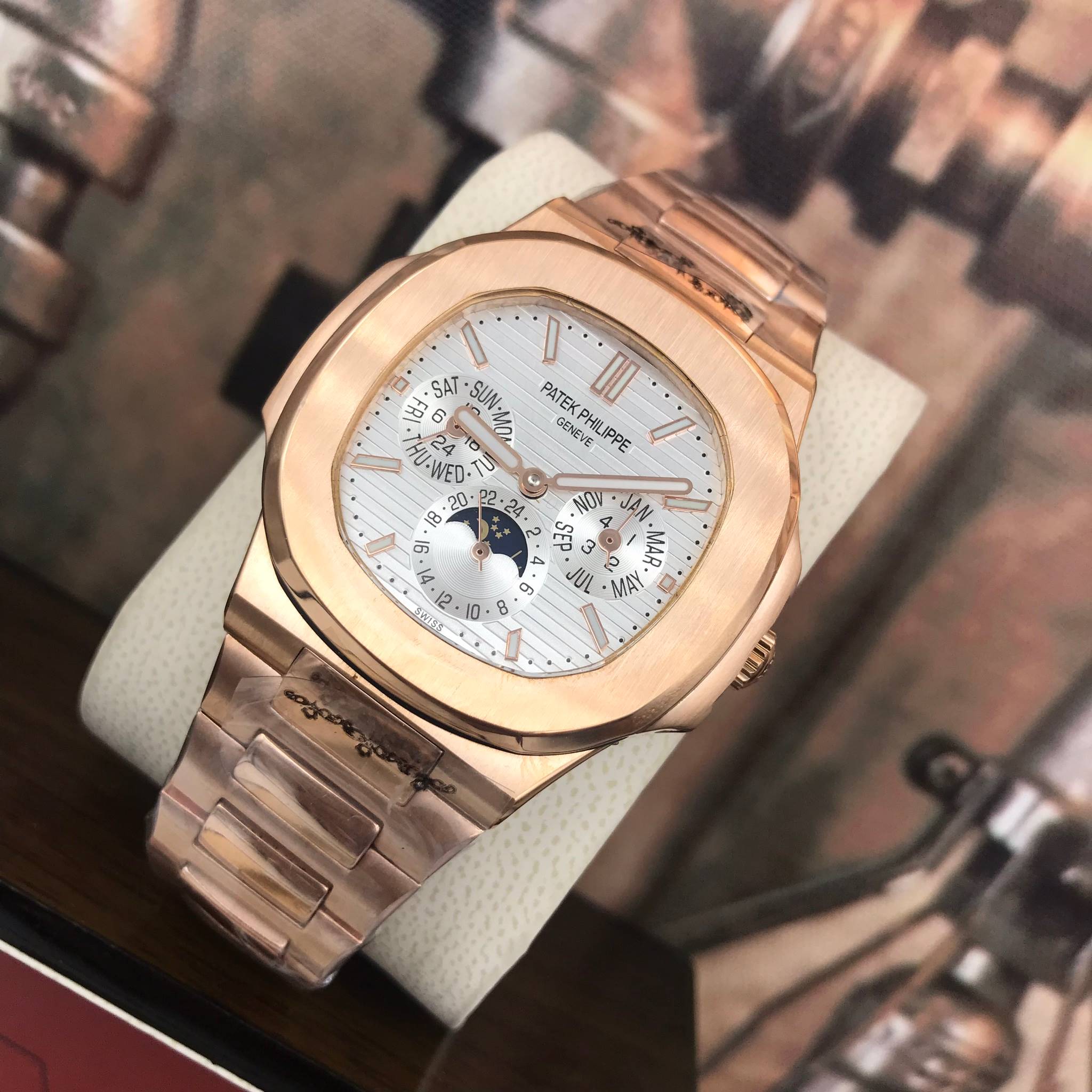 นาฬิกา Patek Philippe รุ่น Men's Nautilus Chronograph สีพิ้งสายเลสสีเงิน หน้าปัดสีขาวงาน CC