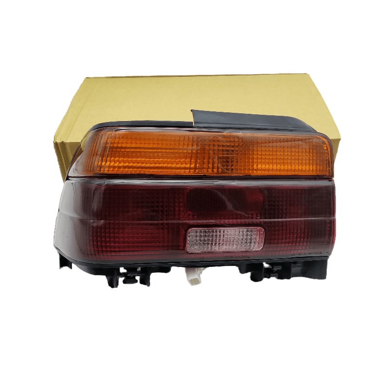 ไฟท้าย TOYOTA COROLLA(โคโรล่า) EE100/EE101-AE100/AE101 โฉมสามห่วง พร้อมขั้ว (O.E.M เทียบห้าง) (รหัส:AE101) -ราคาต่อดวง-