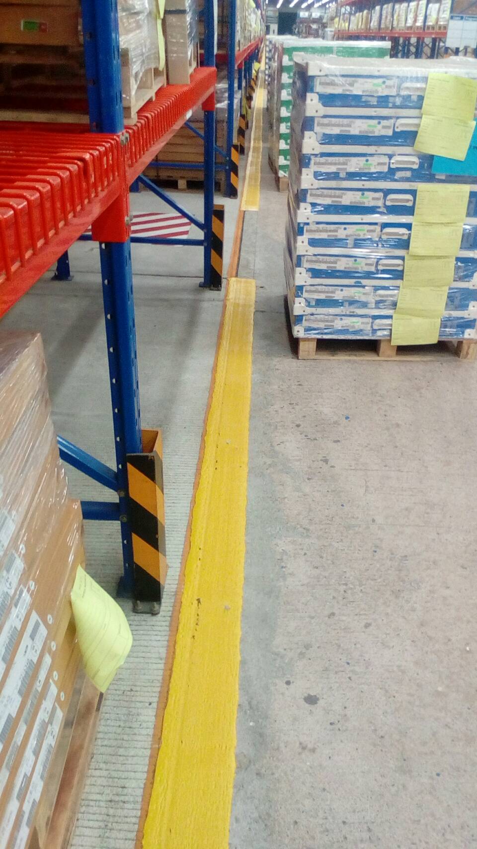 งานตีเส้นด้วยสีเทอรืโมพลาสติก,สีพื้นกันลื่นภายในโรงงาน