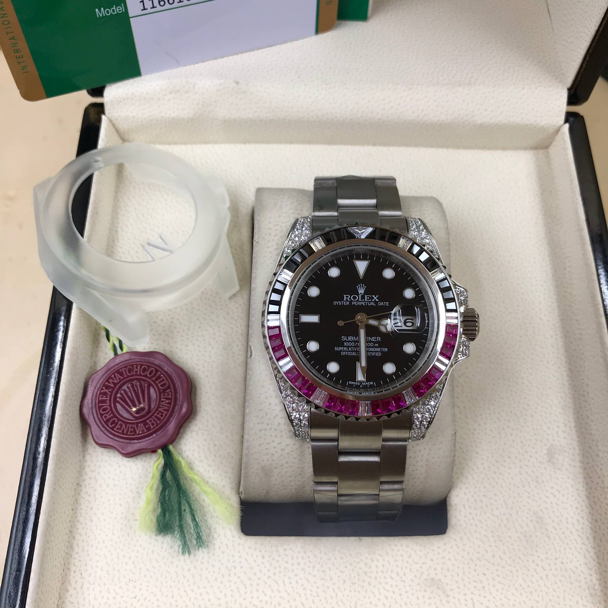 นาฬิกา Rolex รุ่น Submariner กรอบเพชรซีกแดงดำ Mirror Swiss