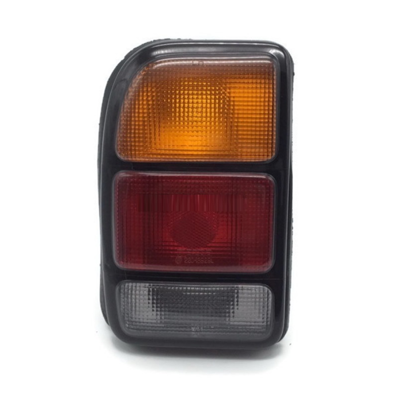 ไฟท้าย MAZDA FAMILIA(แฟมิลี่) M1400 รุ่นแคป (งาน O.E.M เทียบห้าง) -ราคาต่อดวง-