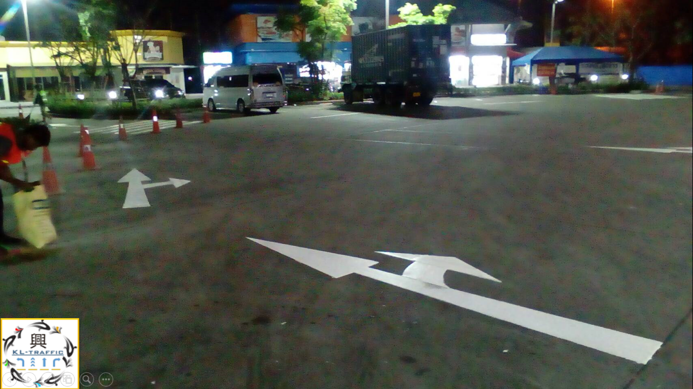 ราคาลูกศรจราจรสีเทอร์โมพลาสติก