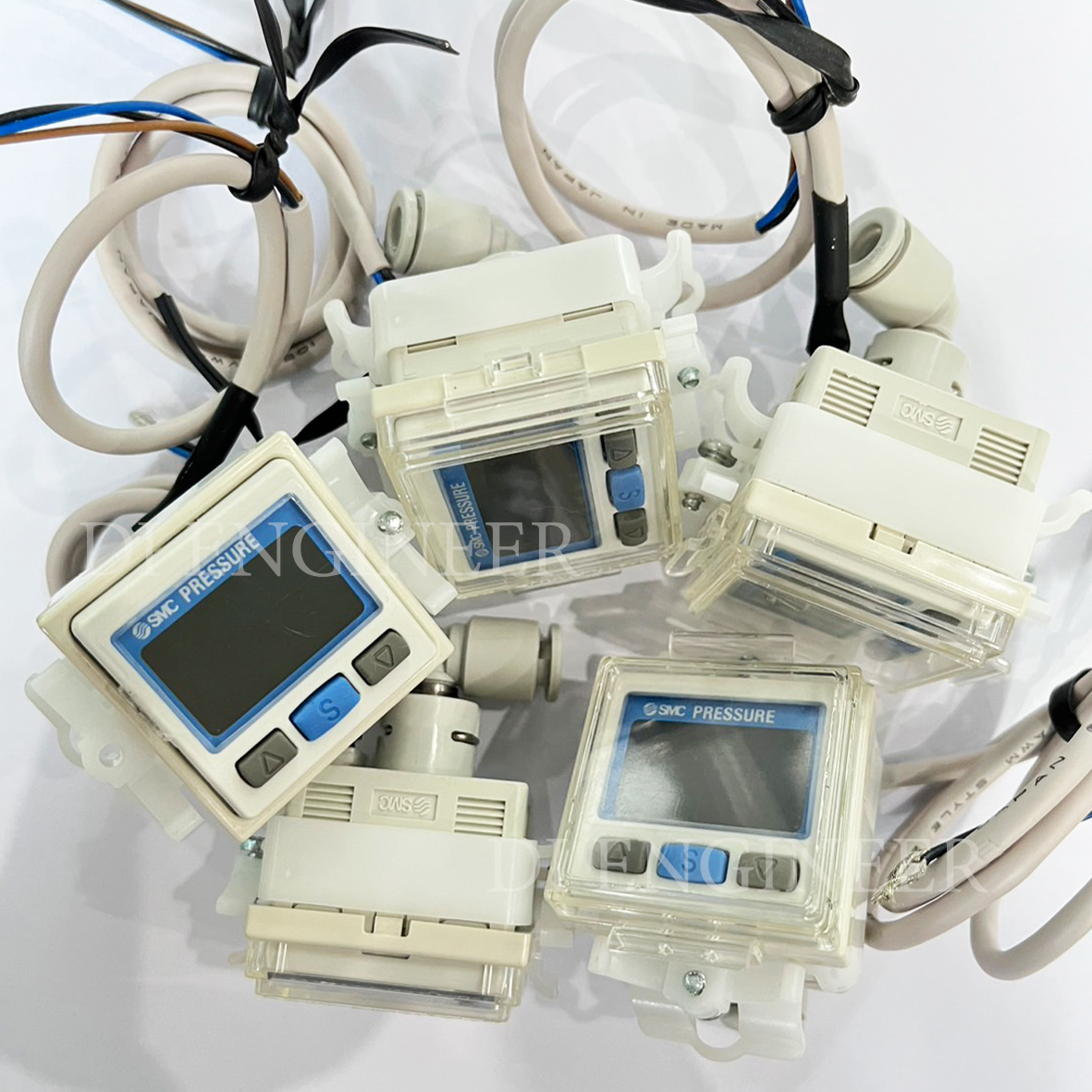 SMC Compound ZSE30AF-C6L-N-M