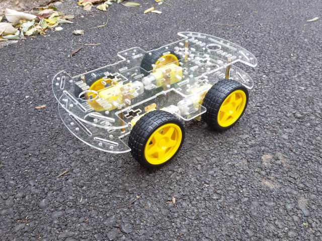 ชุดคิทหุ่นยนต์ ขับเคลื่อน 4 ล้อ ( 4WD smart car robot )