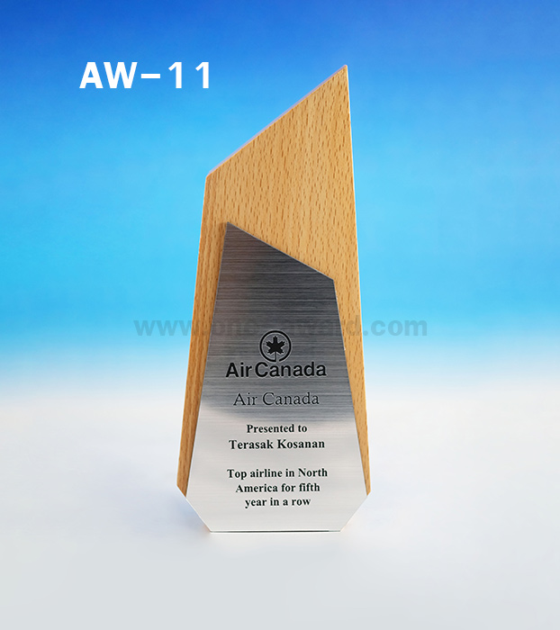 Code: AW-11 โล่ไม้ประกอบตัวอะครลิค ความสูงตัวโล่ 7-10 นิ้ว ความหนาไม้ 4 ซม. พร้อมเลเซอร์ข้อความและโลโก้ ***ราคาเริ่มต้นที่ 900 บาท (ความสูง 7 นิ้ว เมื่อสั่ง 5 ชิ้น+) ***