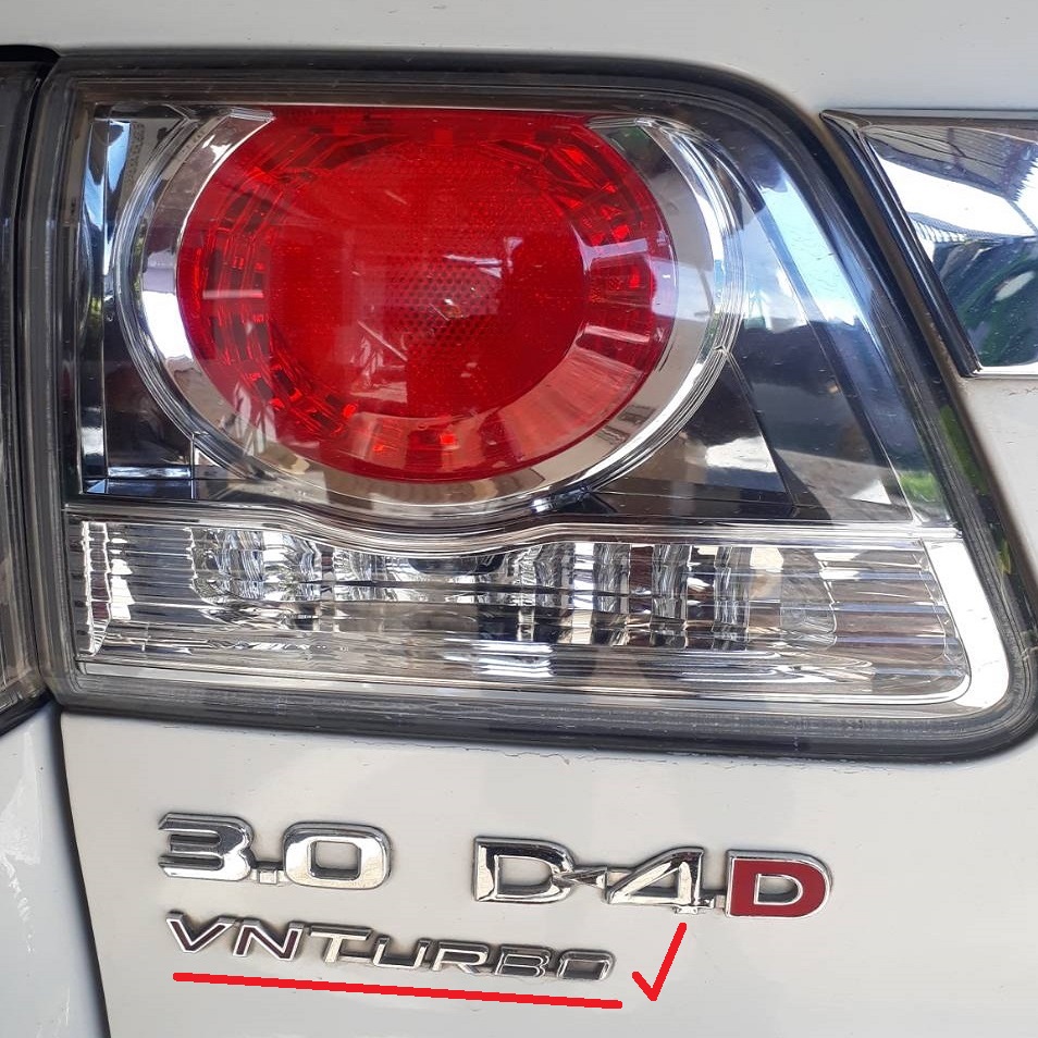 อินเตอร์คูลเลอร์ TOYOTA FORTUNER(ฟอจูนเนอร์ หน้ายักษ์/หน้าแชมป์) รุ่นVN turbo (หูยึด3จุด) ปี2008-2014 (O.E.M ประกัน 3เดือน) (TOIN006)