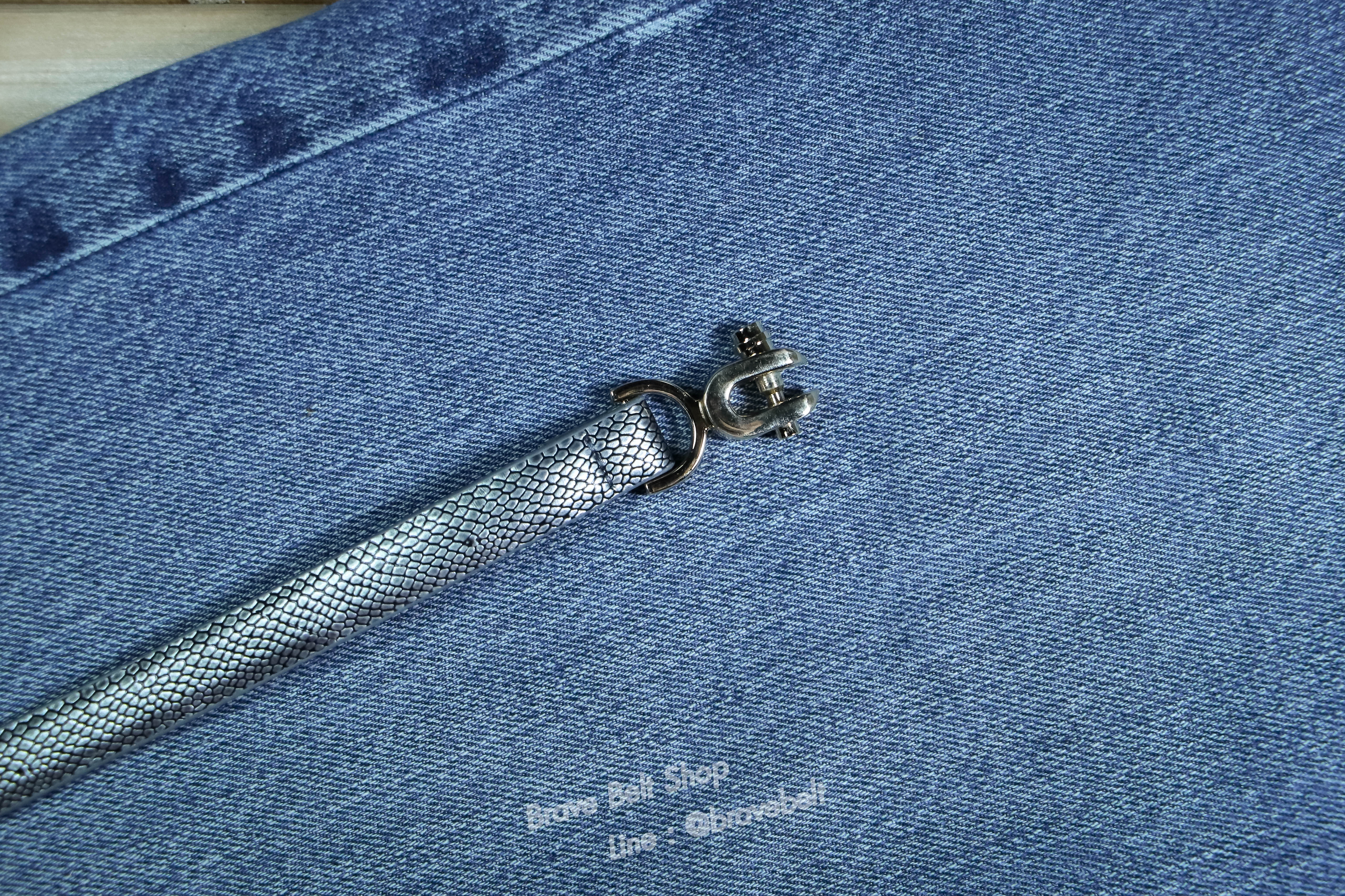 เข็มขัดแฟชั่นปรับสายได้ แบบฟรีไซต์สีเงิน