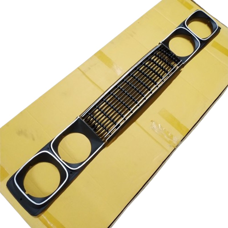 หน้ากระจัง ISUZU KBD/KB20 รุ่นไฟกลม สีดำคาดเทา+ขอบไฟคู่ ไม่มีโลโก้ ปี1972-1981 (รหัส:KB20+ขอบไฟคู่)