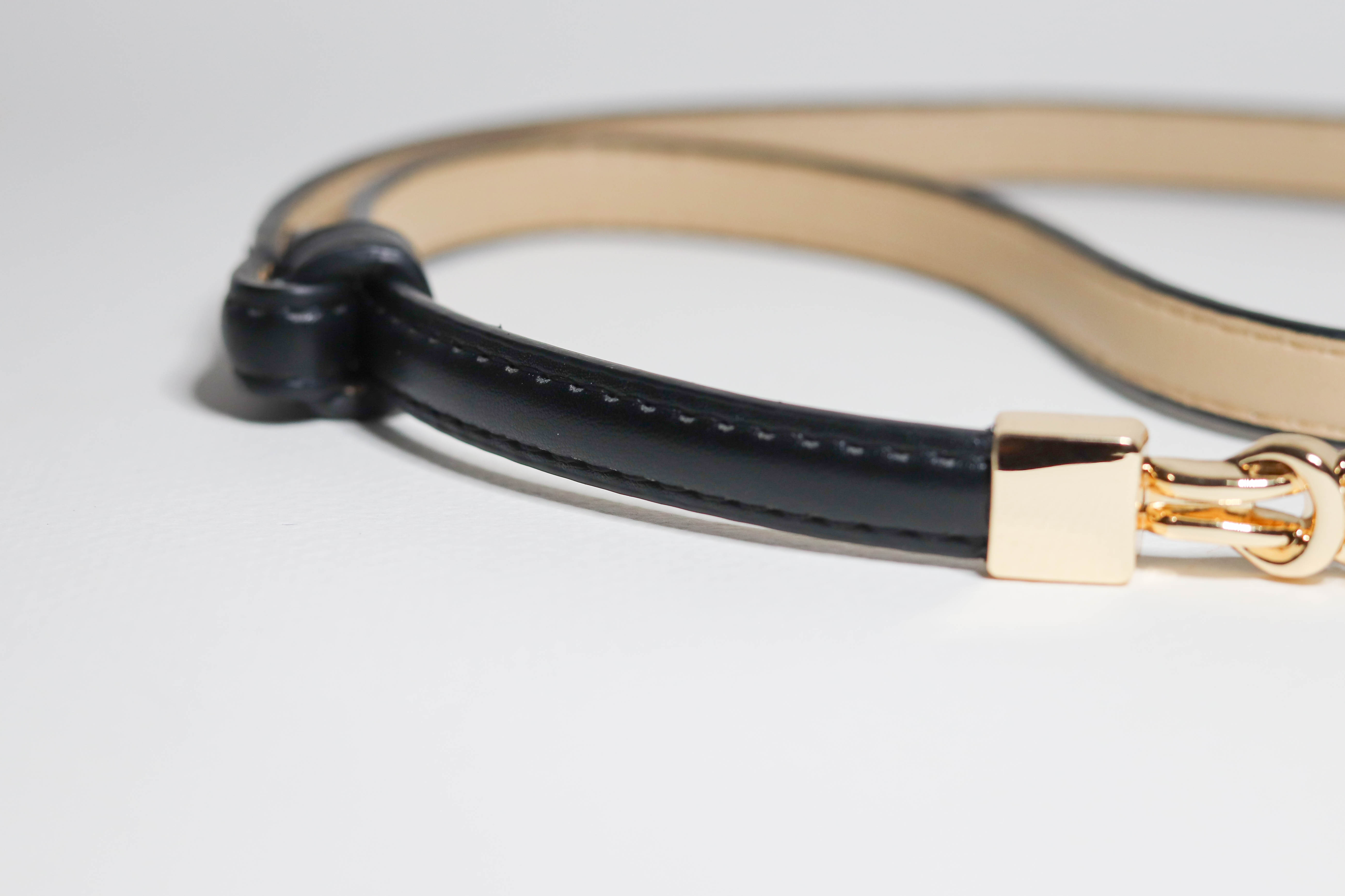 เข็มขัดหนังผู้หญิงสีดำแบบปรับสายเข็มขัดได้ สวบมาก