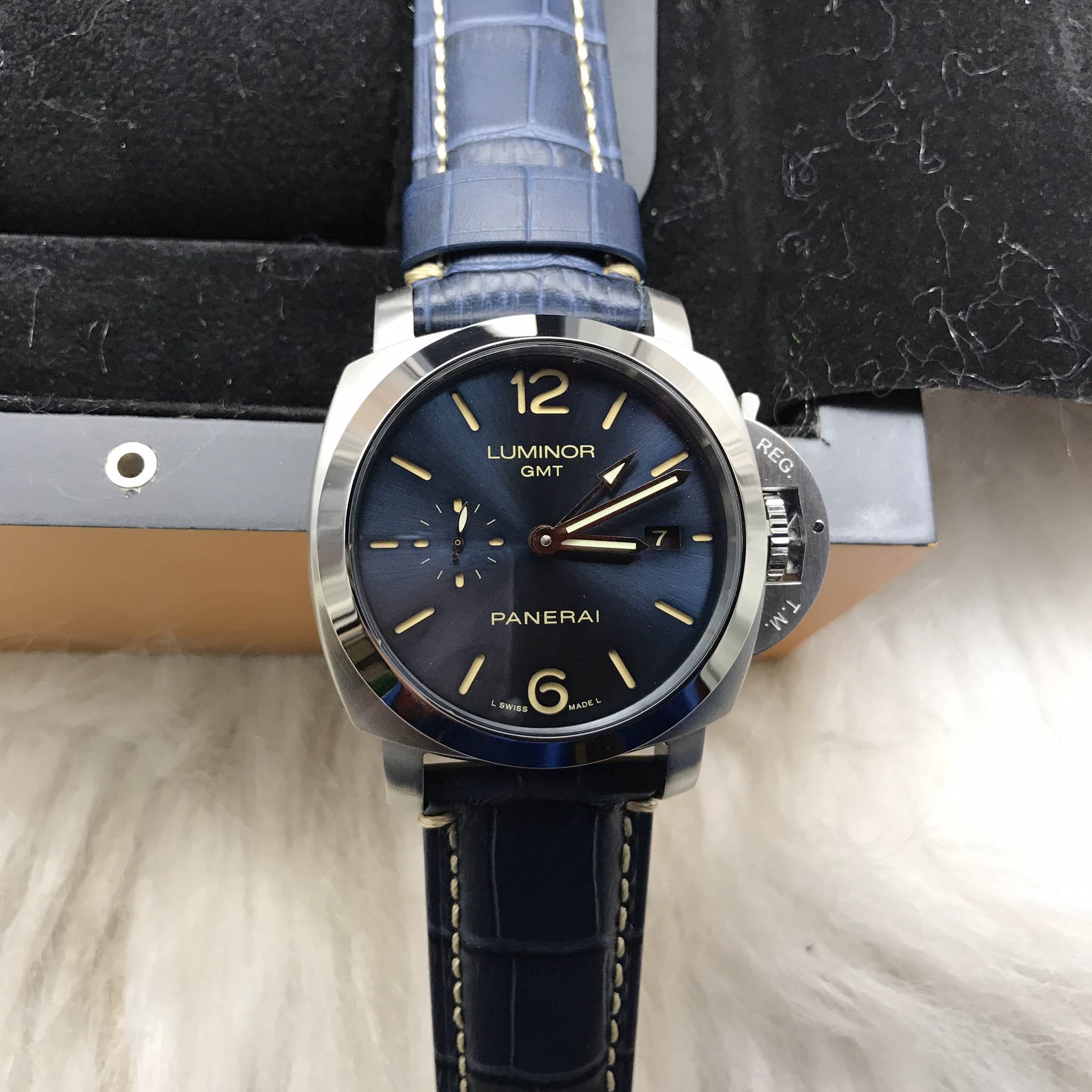 นาฬิกา Panerai รุ่น Luminor GMT ขอบเงิน สายหนังแท้นํ้าเงิน เกรด Mirror Swiss