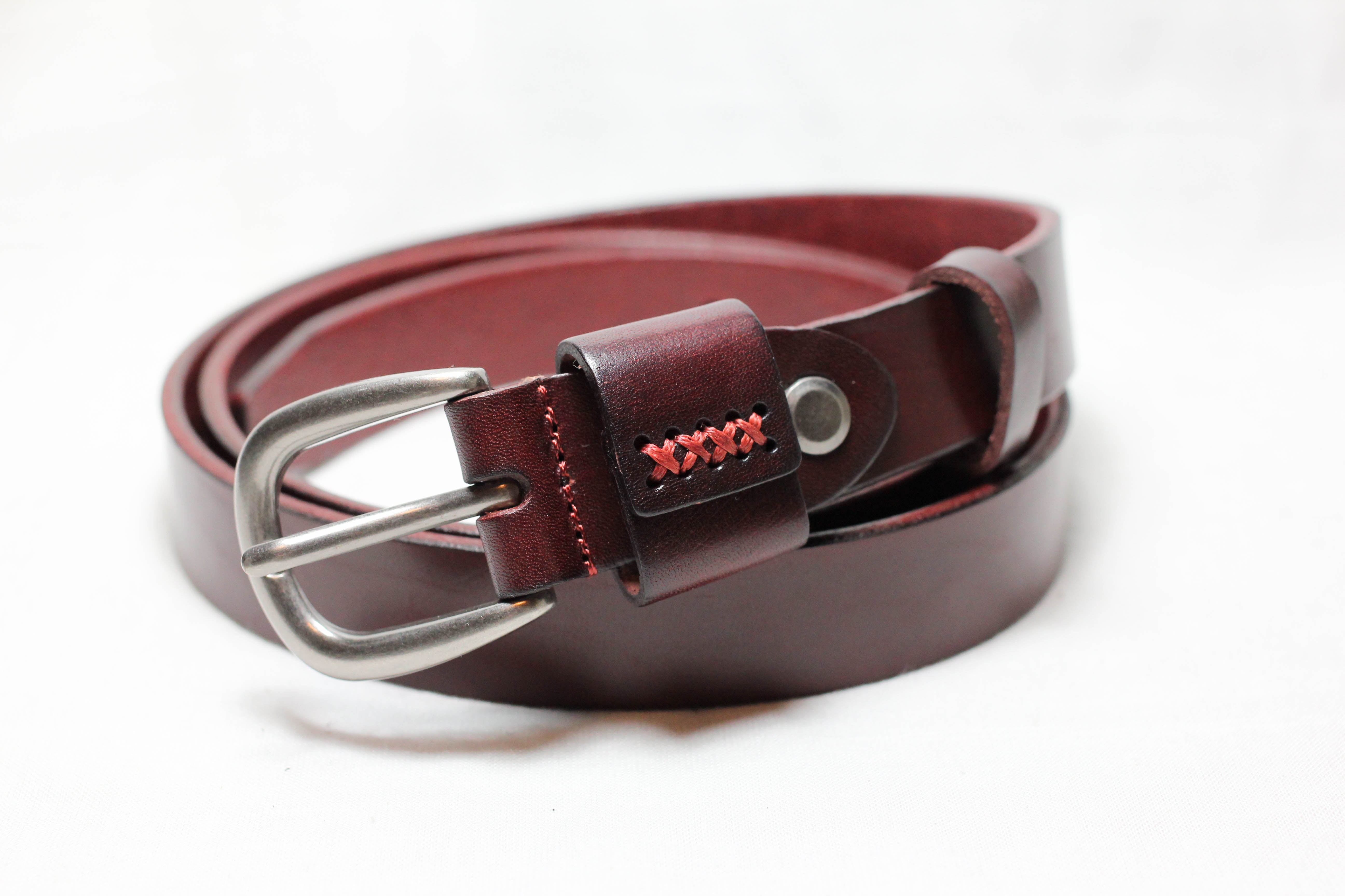 เข็มขัดหนังแท้ผู้หญิง หัวเหล็กแบบโค้ง สวยน่าใช้