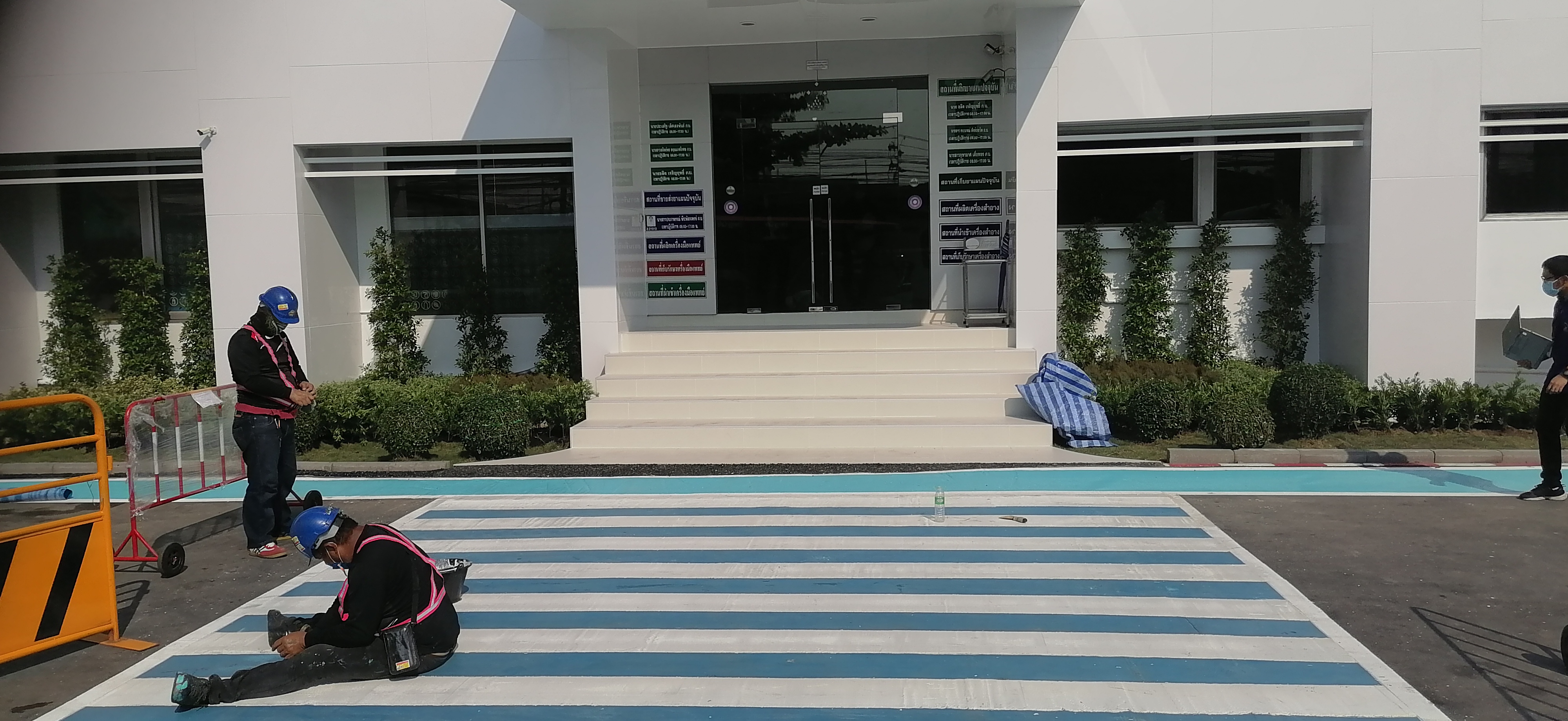 งานตีเส้นจราจรเส้นทางเดินภายในโรงงานสีเทอร์โมพลาสติก