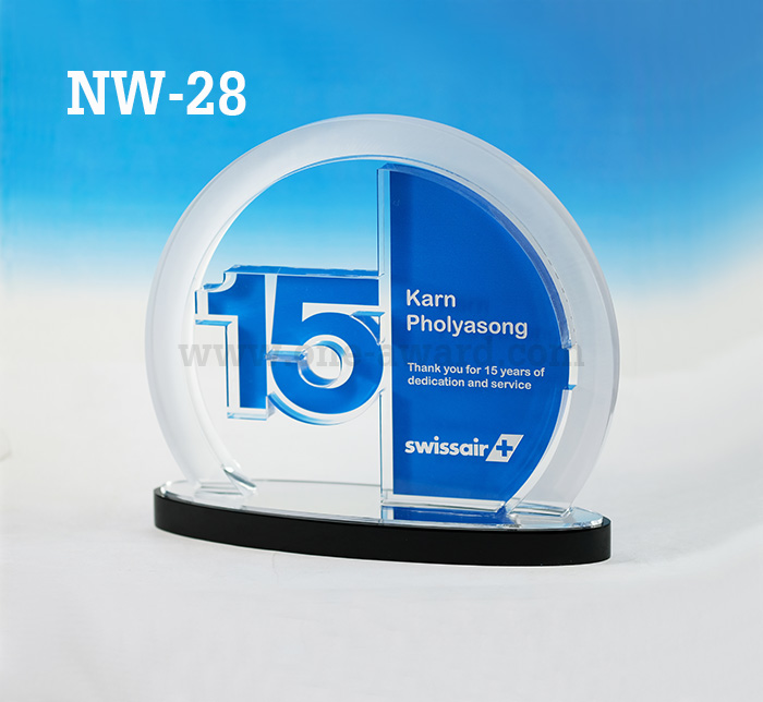 Code: NW-28 โล่อะคริลิค ความสูงตัวโล่ 5-8 นิ้ว ความหนาอะคริลิคตัวโล่ 15 มม. พร้อมเลเซอร์ข้อความและโลโก้ ลงสีได้ไม่เกิน 2 สี ***ราคาเริ่มต้นที่ 00 บาท (ความสูง 5 นิ้ว เมื่อสั่ง 5 ชิ้น+) ***