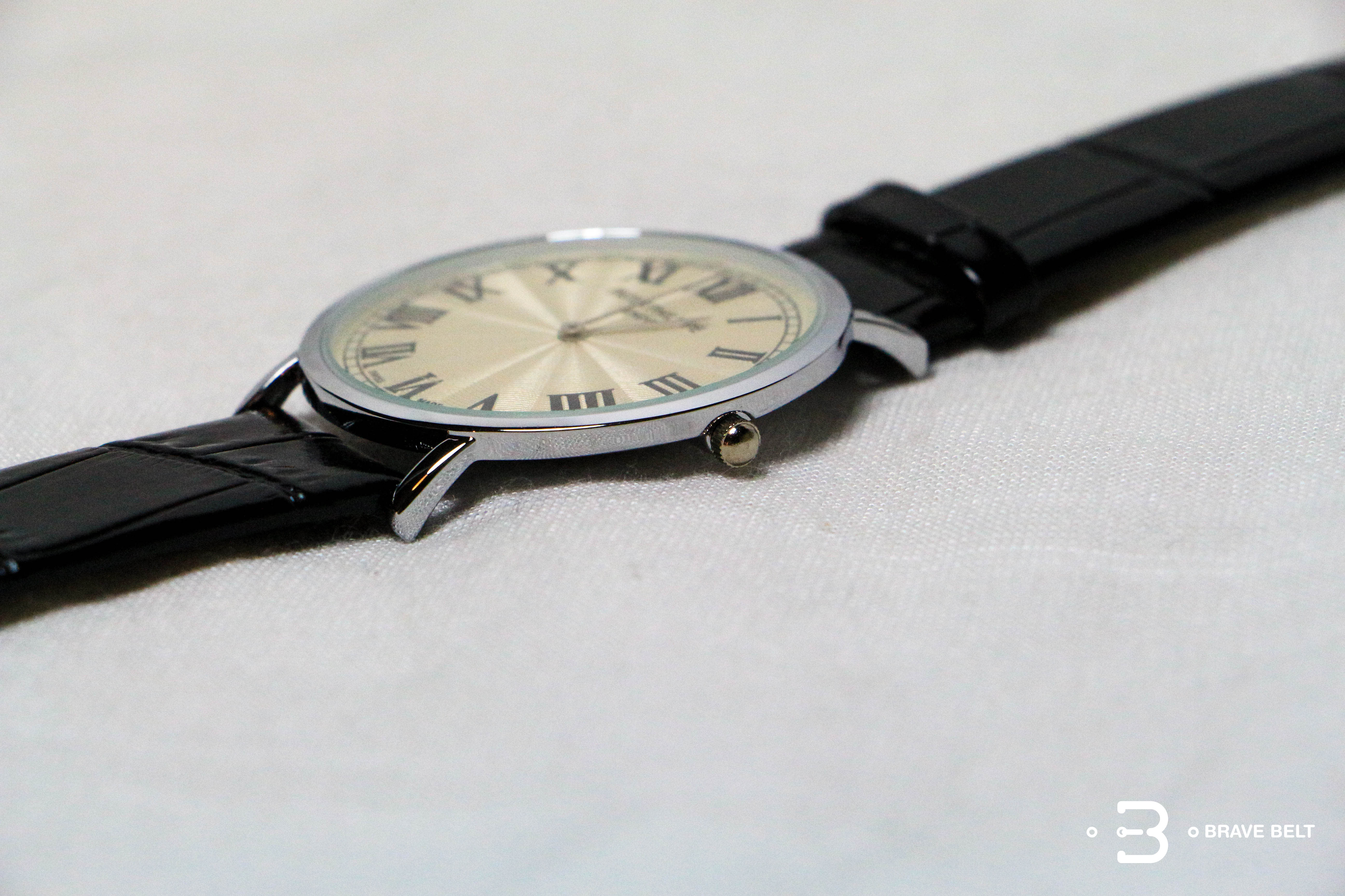 นาฬิกา patek philippe หน้าปัดทอง เลขโรมัน ขอบสีเงิน