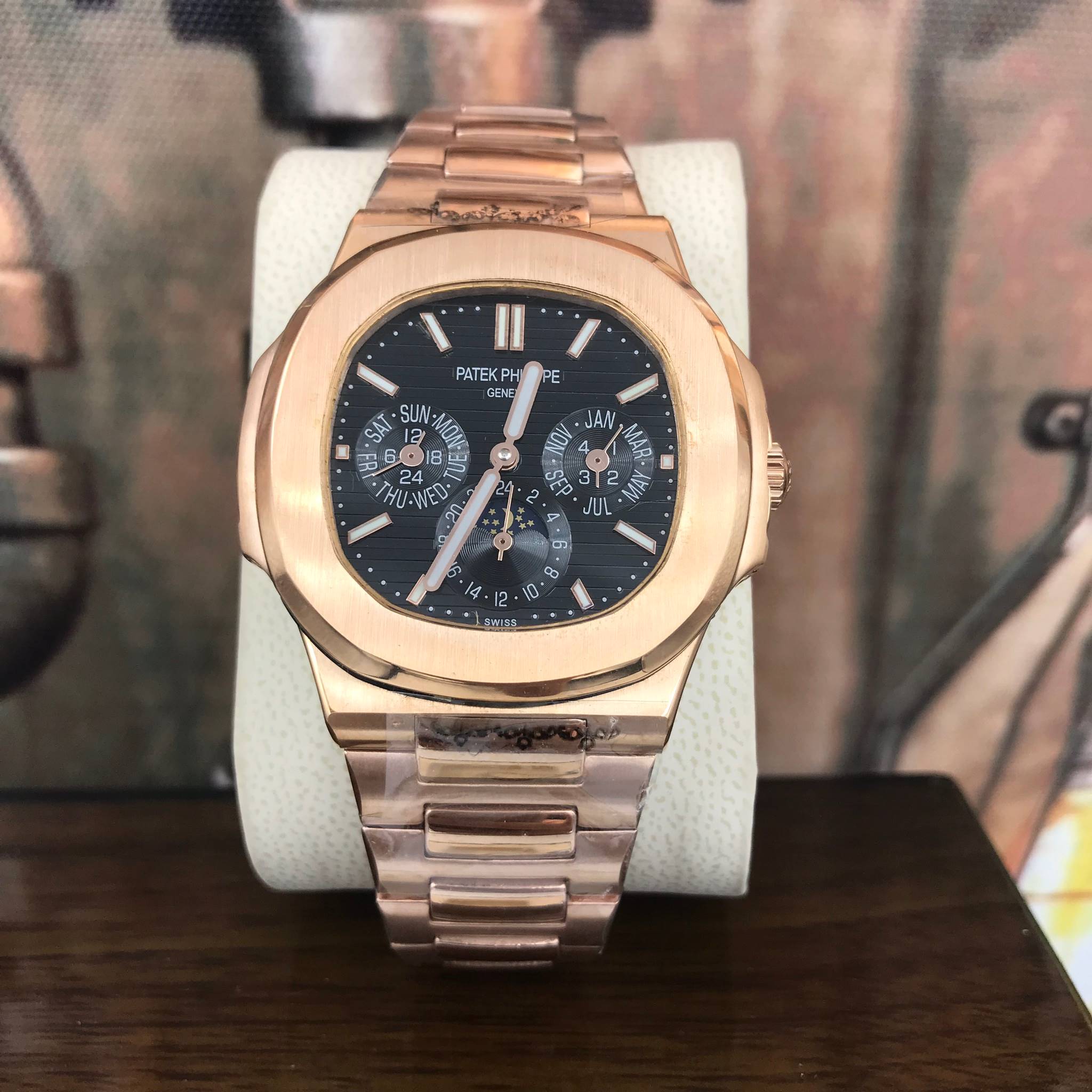 นาฬิกา Patek Philippe รุ่น Men's Nautilus Chronograph สีพิ้งสายเลสสีเงิน หน้าปัดสีดำงาน CC