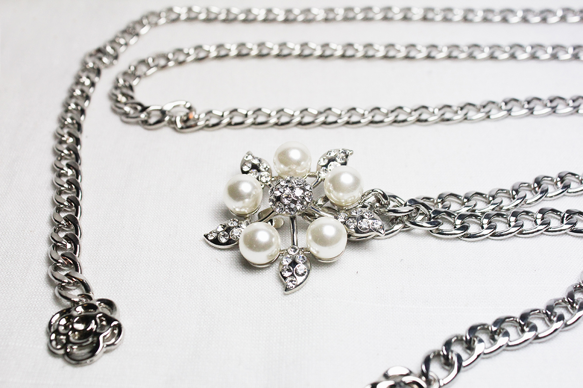 เข็มขัดสายโซ่หัวไข่มุก รูปดอกไม้สวยงาม