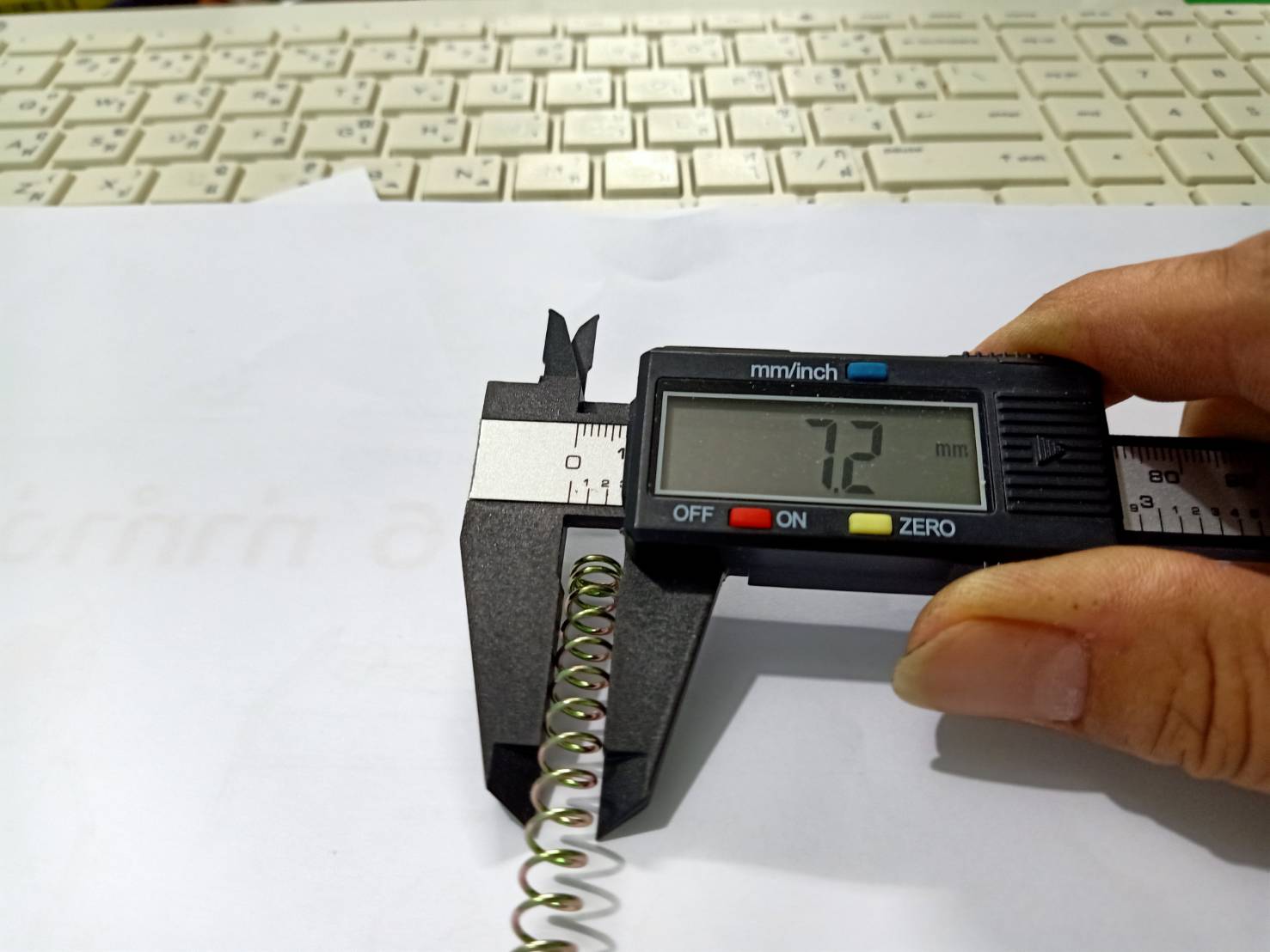 2 เส้น สปริง-ดัน ลวด 0.9 มิล x รูใน 5.4 มิล x วงนอก 7.2 มิล x ยาว 30 cm Pressure spring PS-09730