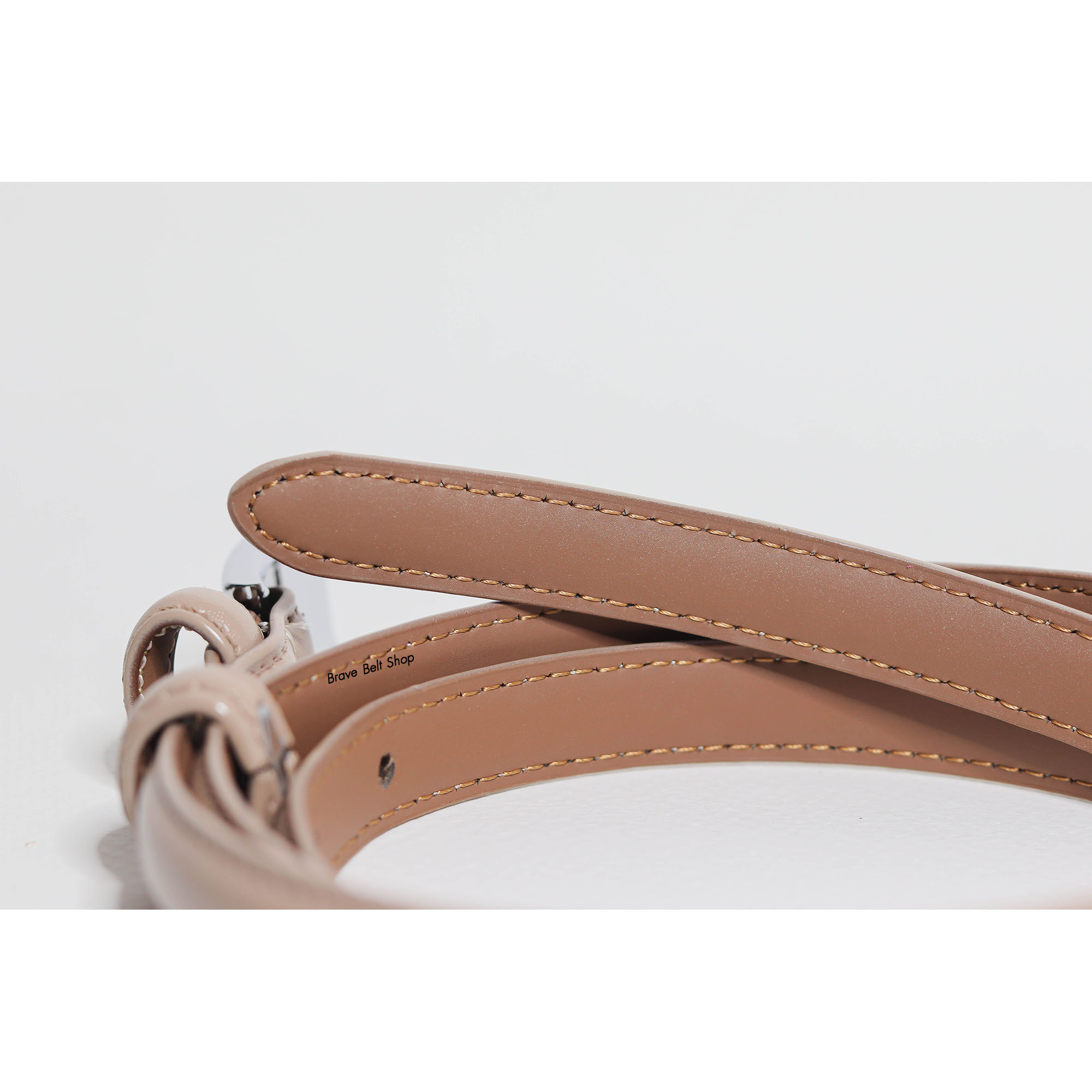 เข็มขัดผู้หญิงสีครีม เส้นเล็กน่ารัก