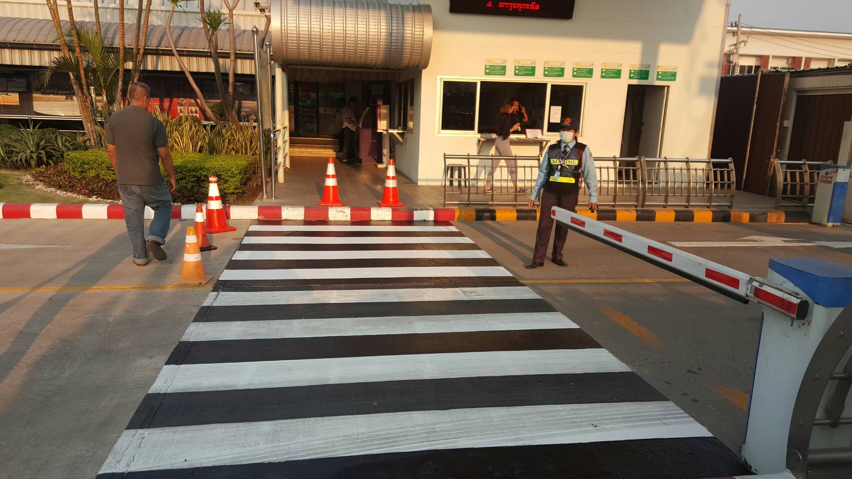 ทางม้าลายภายในโรงงาน