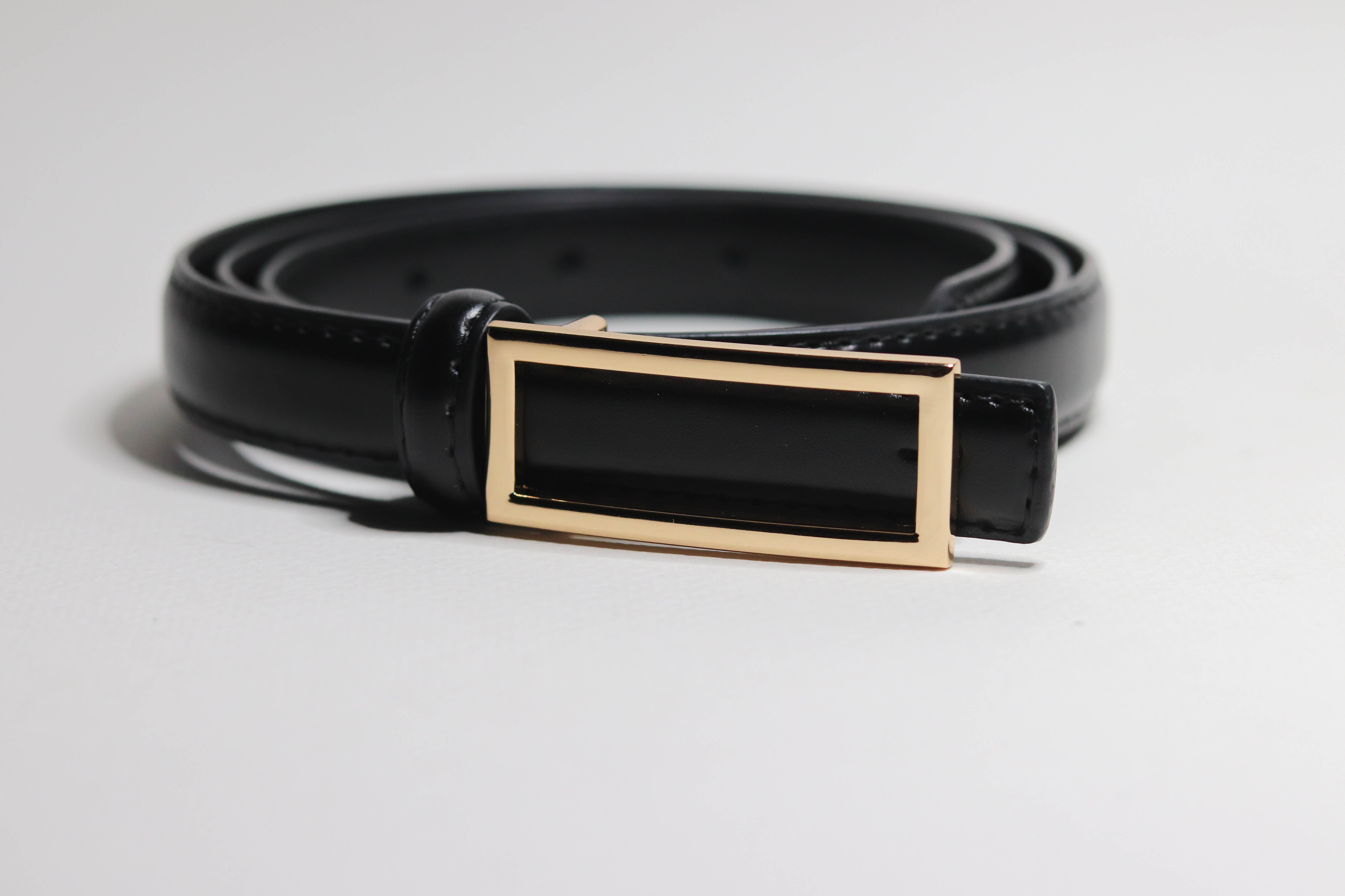 เข็มขัดแฟชั่นผู้หญิงสีดำ พร้อมส่งไว้ใส่ทำงาน