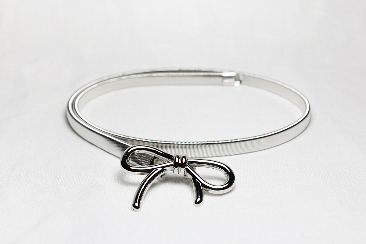 เข็มขัดโบว์สีเงินสวย ใส่กับชุดกระโปรง ยืดได้ด้วย