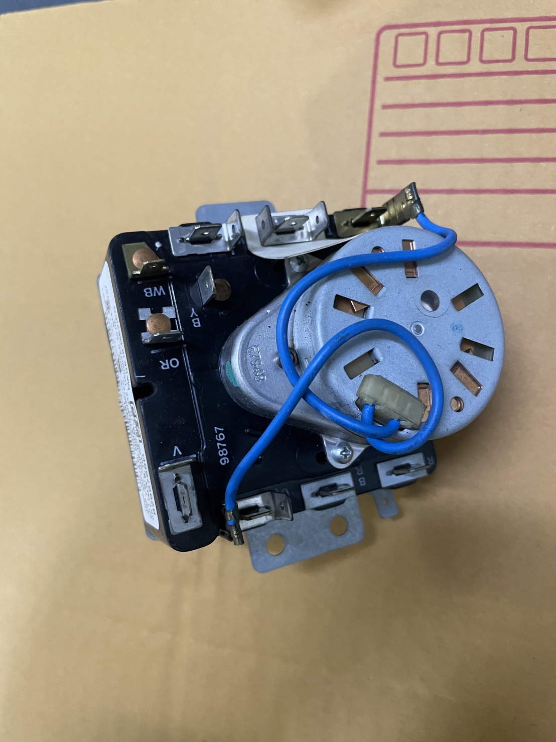 Timer Whirlpool เครื่องอบผ้า รุ่น 3XWED5705SW หรือรุ่นที่ใช้พาร์ท 8299769B **อะไหล่เป็นมือสอง ไม่มีเครื่องเทสอะไหล่ ขอตีเป็นงานช่าง อะไหล่ที่ซื้อแล้วไม่สามารถเปลี่ยน/คืนได้**