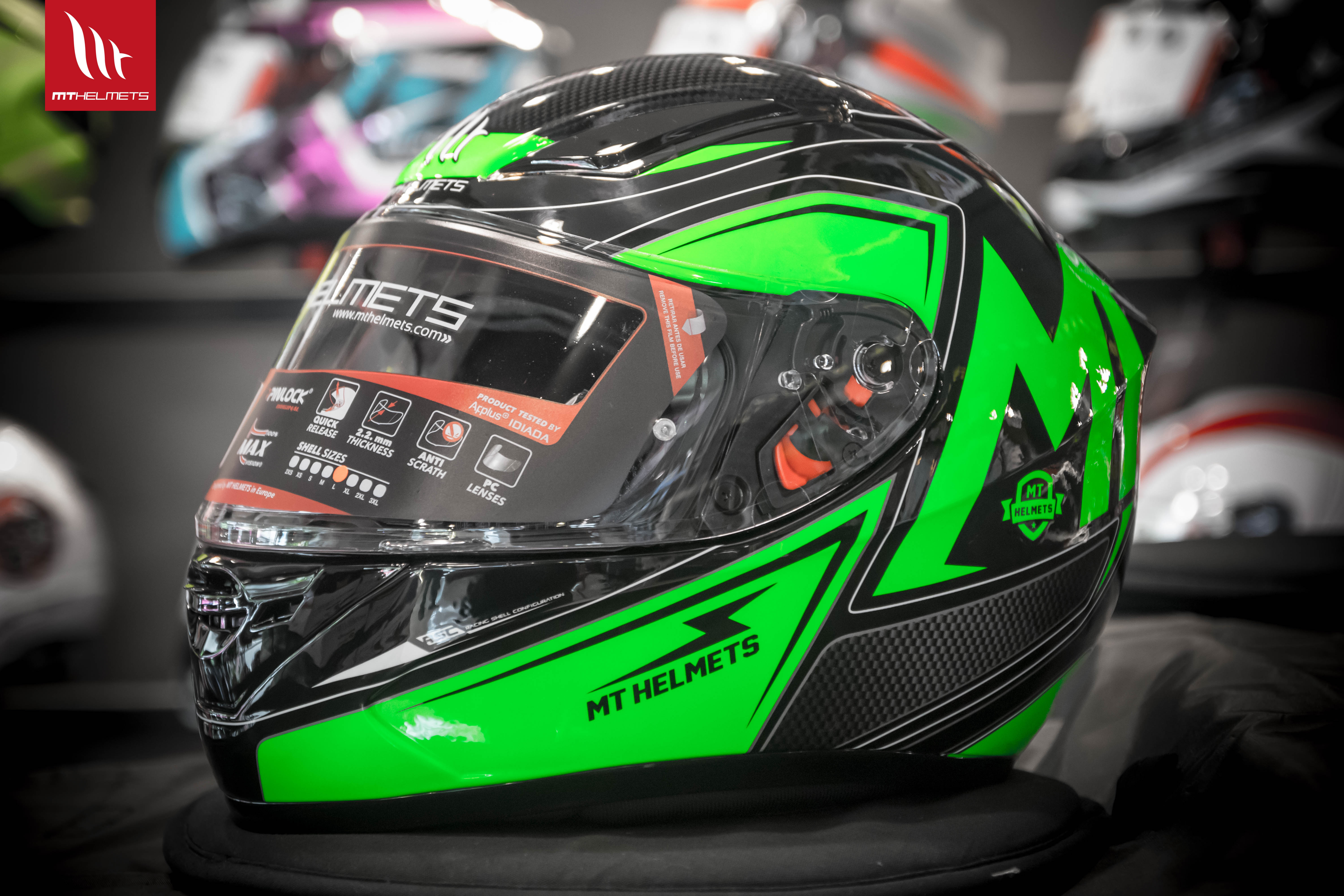 MT Revenge Falcon Gloss Black-Fluor Green