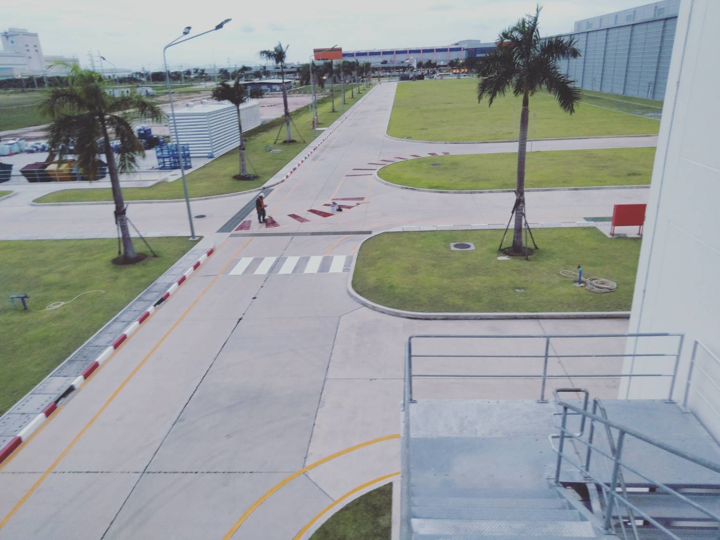 เส้นทางเดินภายในโรงงานราคาตีเส้นทางเดิน