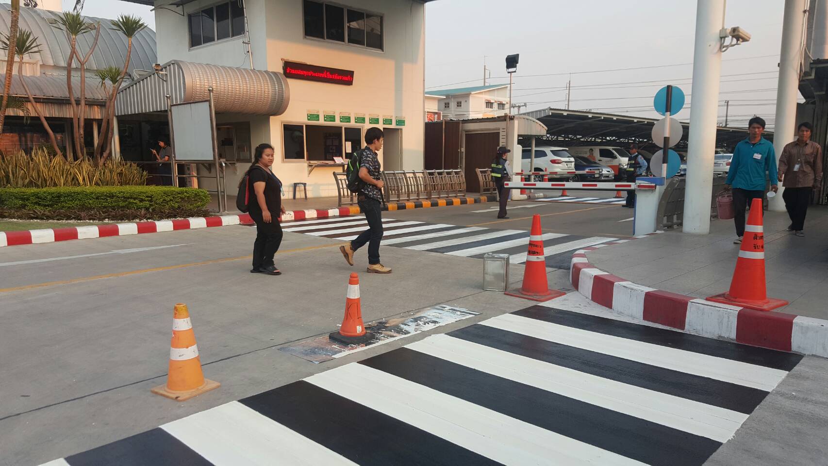 ทางม้าลายภายในโรงงาน