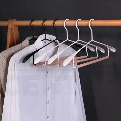 ไม้แขวนเสื้อ ไม้แขวนสูท รักษาทรง ไม้แขวนเสื้อแฟชั่น แพค 5 ชิ้น