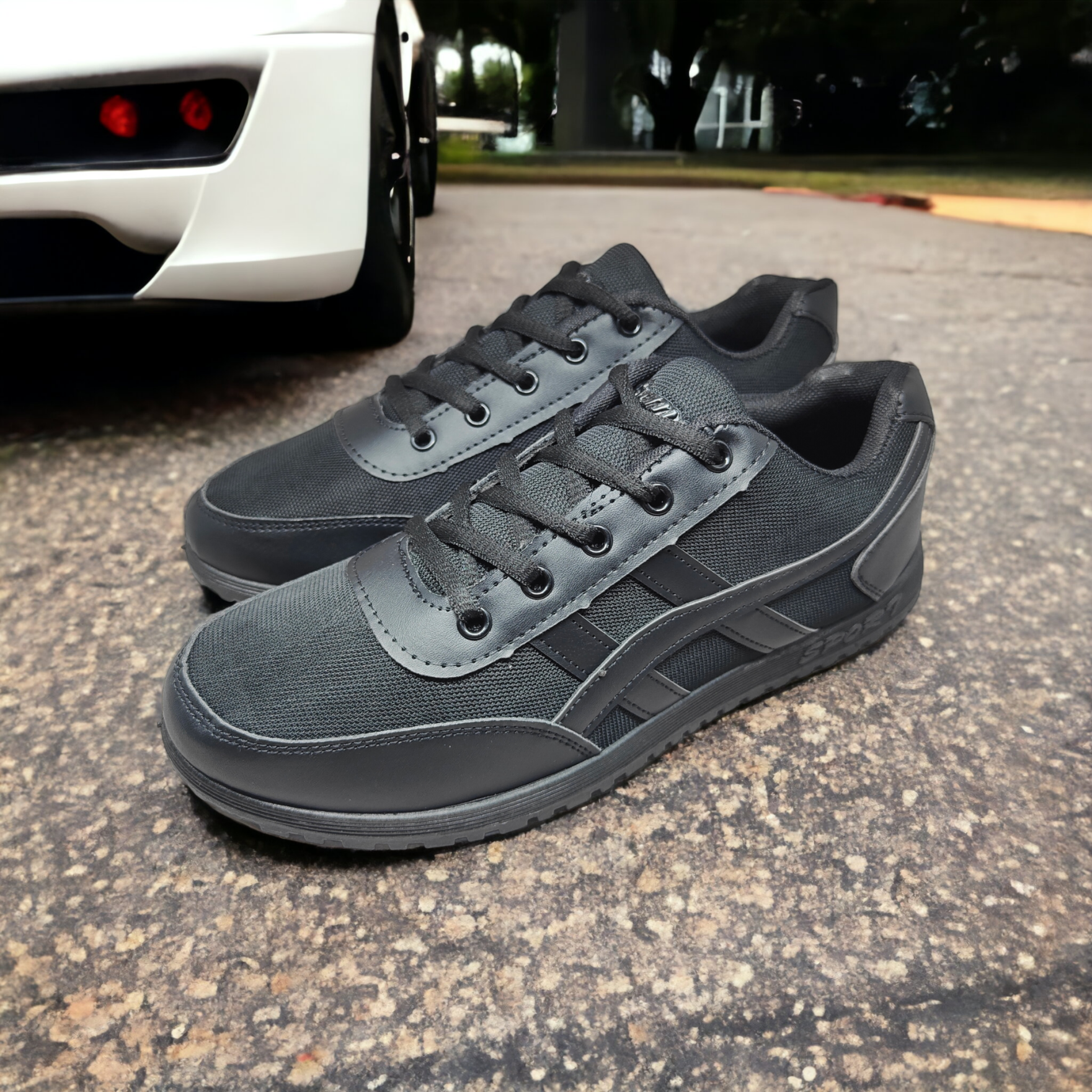 KiKi Shoes - รองเท้าผ้าใบดำล้วน ผ้าใบผู้ชาย สไตล์แบรนด์ ลาย 3 ขีดข้าง เท่ โดดเด่น พร้อมลุย รองเท้าแฟชั่น ในทุกโอกาสและจังหวะของชีวิต