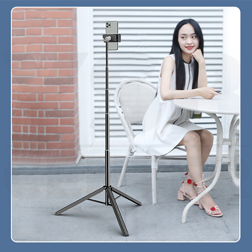 ขาตั้งมือถือ ขาตั้งไลฟ์สด มาพร้อมแท่นจับมือถือ รีโมทคอนโทรล ยืดได้สูงสุด170 cm