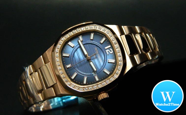 นาฬิกา Patek Philippe Ref.7010/1R Rose Gold Ladies' Nautilus Diamond Blue