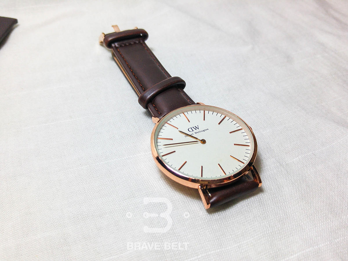 นาฬิกาวินเทจ Daniel Wellington สายหนังน้ำตาล เกรดพรีเมี่ยม