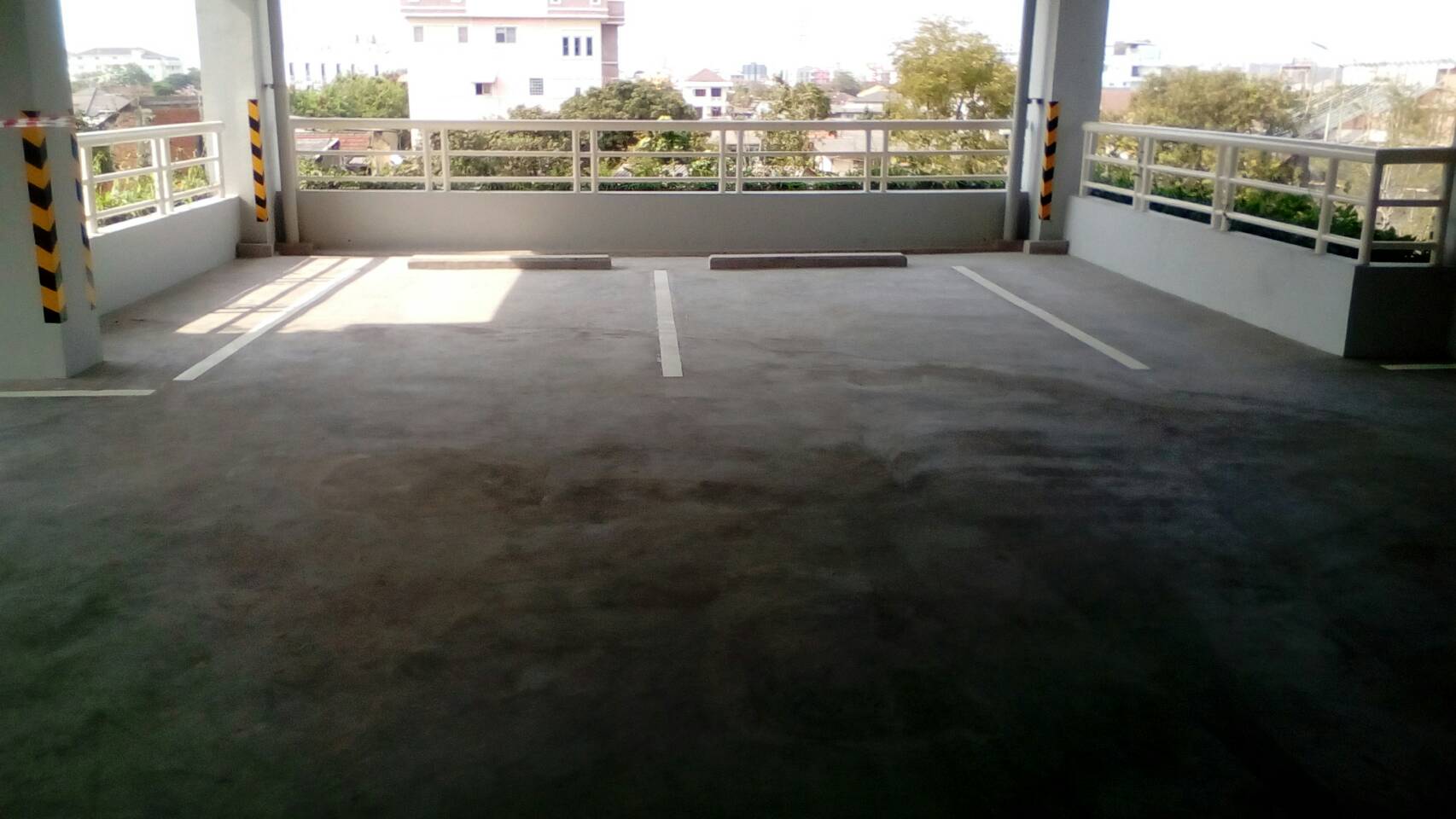 งานตีเส้นลานจอดรถในอาคารงานตีเส้นถนนตีเส้นจราจรสมุทรสาคร กาญจนบุรี ราชบุรี นครปฐม นนทบุรี จ.นนทบุรี