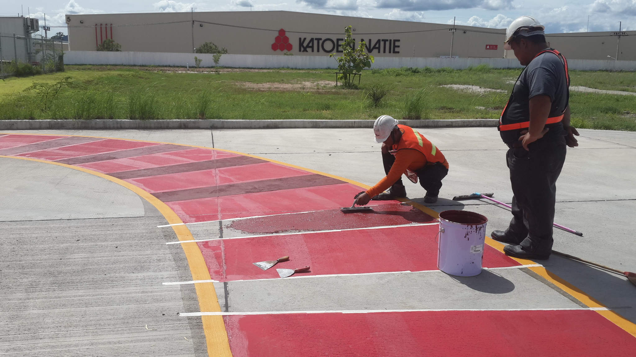 เส้นทางเดินภายในโรงงานราคาตีเส้นทางเดิน