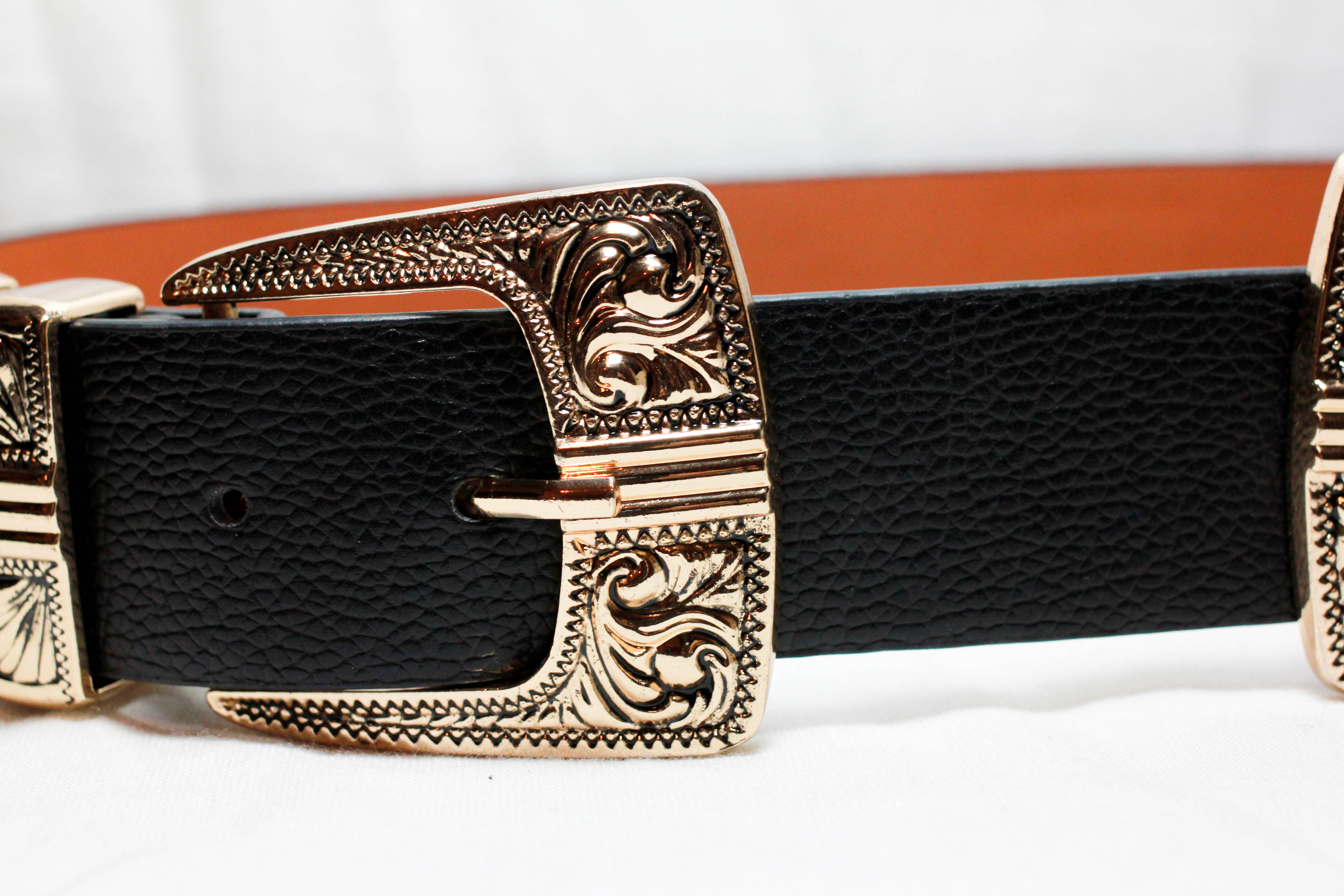 เข็มขัดสองหัวสีทอง หัวเหลี่ยมรูปใบไม้ สายกว้าง 1.5 นิ้ว