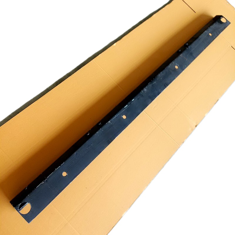 คานท้ายกระบะ/คานใต้ฝาท้าย DATSUN(ดัทสัน) 720/820/SD22/SD23 (ท่อนบน ต่อกับแผ่นใส่ป้าย) ปี1980-1985