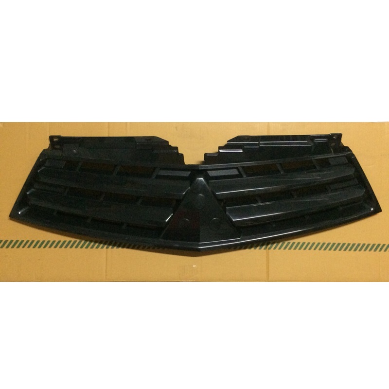 หน้ากระจัง MITSUBISHI TRITON(ไทรทัน) โฉมที่2 (ลายเส้นแนวนอน) สีดำ ไม่มีโลโก้ ปี2009-2014 (รหัส:TRN PLS'09 ดำ)