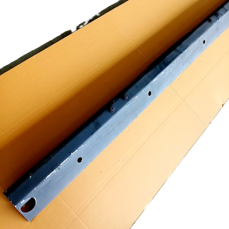 คานท้ายกระบะ/คานใต้ฝาท้าย DATSUN(ดัทสัน) 720/820/SD22/SD23 (ท่อนบน ต่อกับแผ่นใส่ป้าย) ปี1980-1985