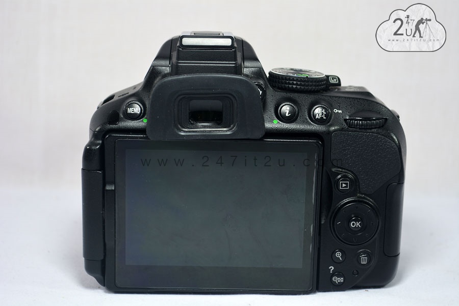 Nikon D5300 พร้อมเลนส์ 18-55 VR II ชัตเตอร์ 6,xxx ครั้ง