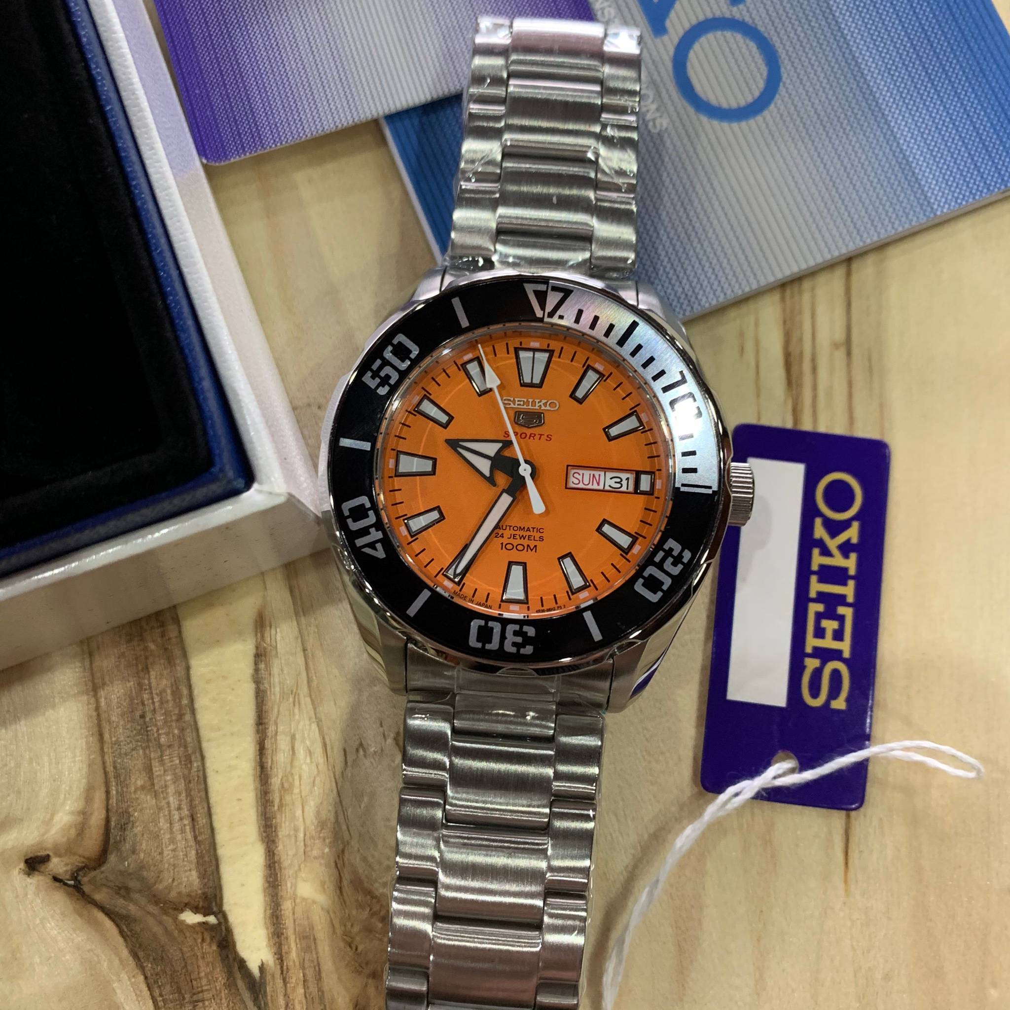 นาฬิกา Seiko 5 Sport Automatic รุ่น SRPC55J1 Mirror Swiss หน้าปัดส้ม