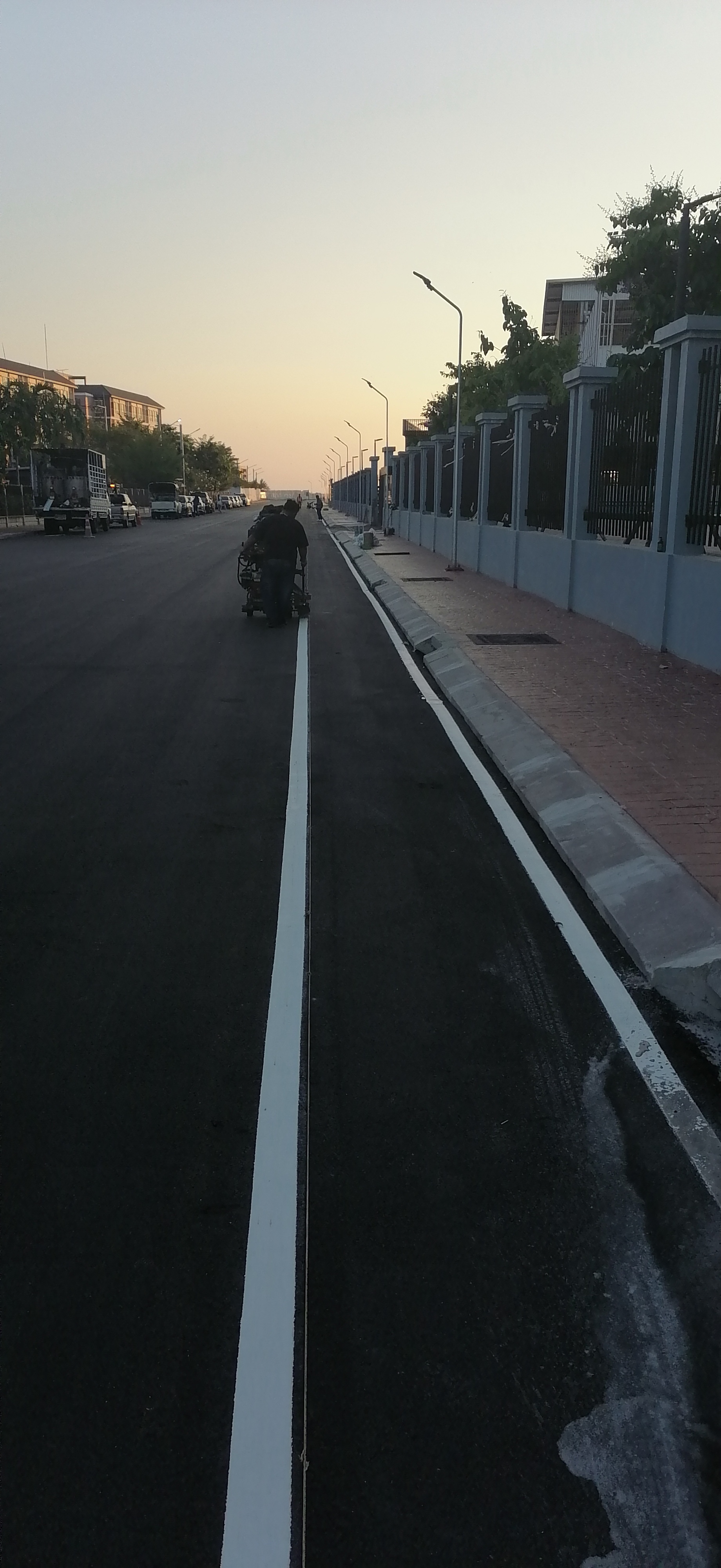 งานตีเส้นจราจร เลนจักรยาน ลู่วิ่งสีเทอร์โมพลาสติก