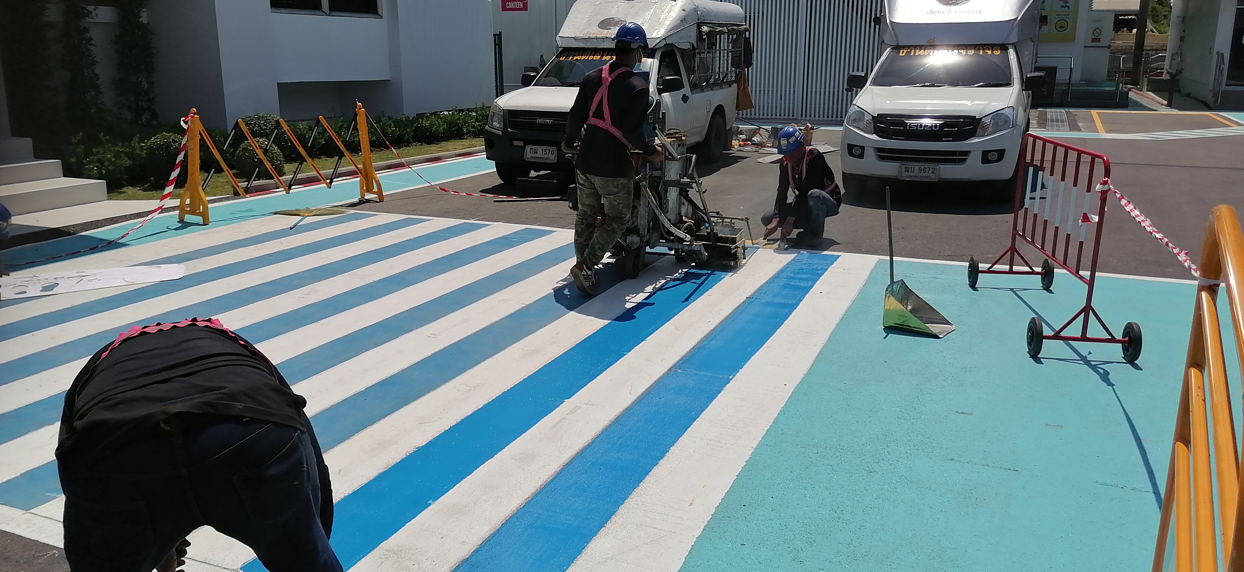 งานตีเส้นจราจรเส้นทางเดินภายในโรงงานสีเทอร์โมพลาสติก